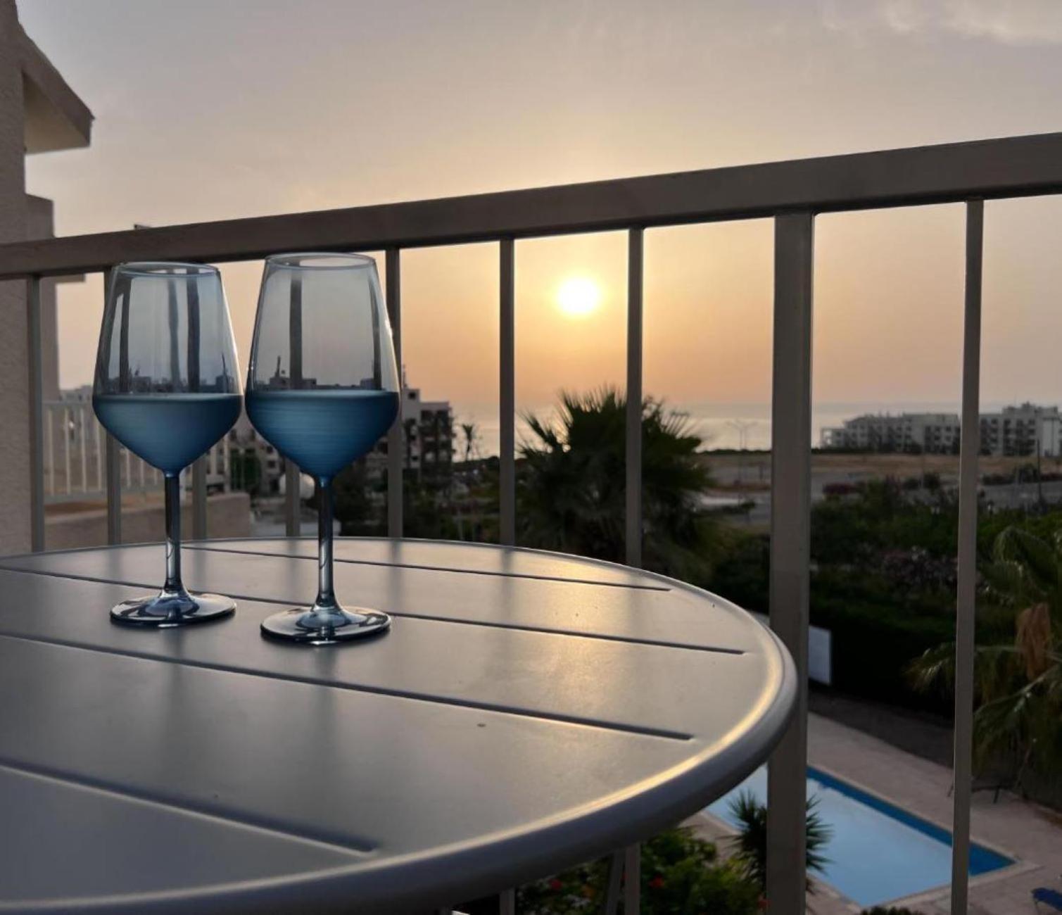 H&O Diamond Complex Sea View Apartment Paphos Exteriör bild